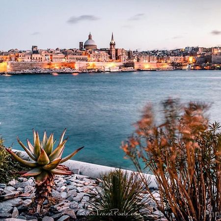 Exceptional 3-Bedroom Apartment, Sliema - Tigne Point! المظهر الخارجي الصورة
