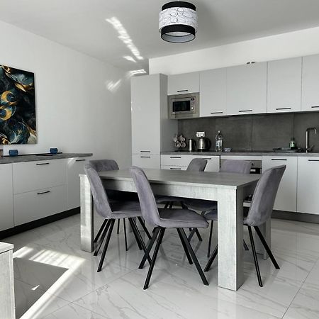 Exceptional 3-Bedroom Apartment, Sliema - Tigne Point! المظهر الخارجي الصورة