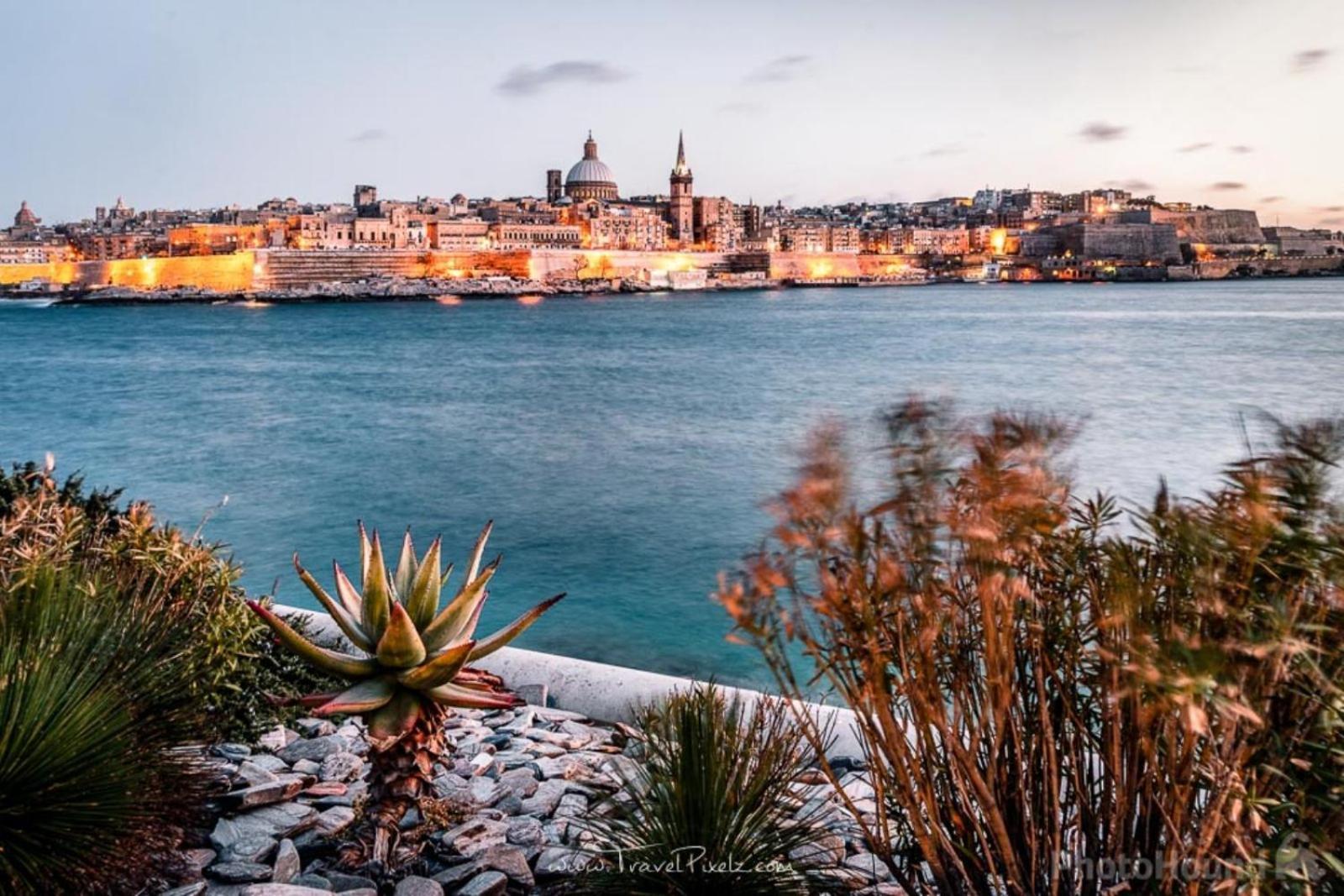 Exceptional 3-Bedroom Apartment, Sliema - Tigne Point! المظهر الخارجي الصورة