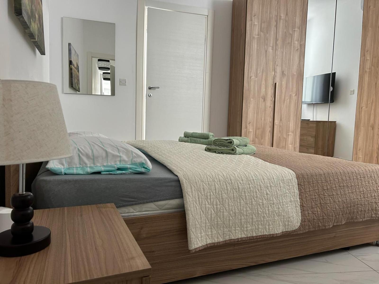 Exceptional 3-Bedroom Apartment, Sliema - Tigne Point! المظهر الخارجي الصورة