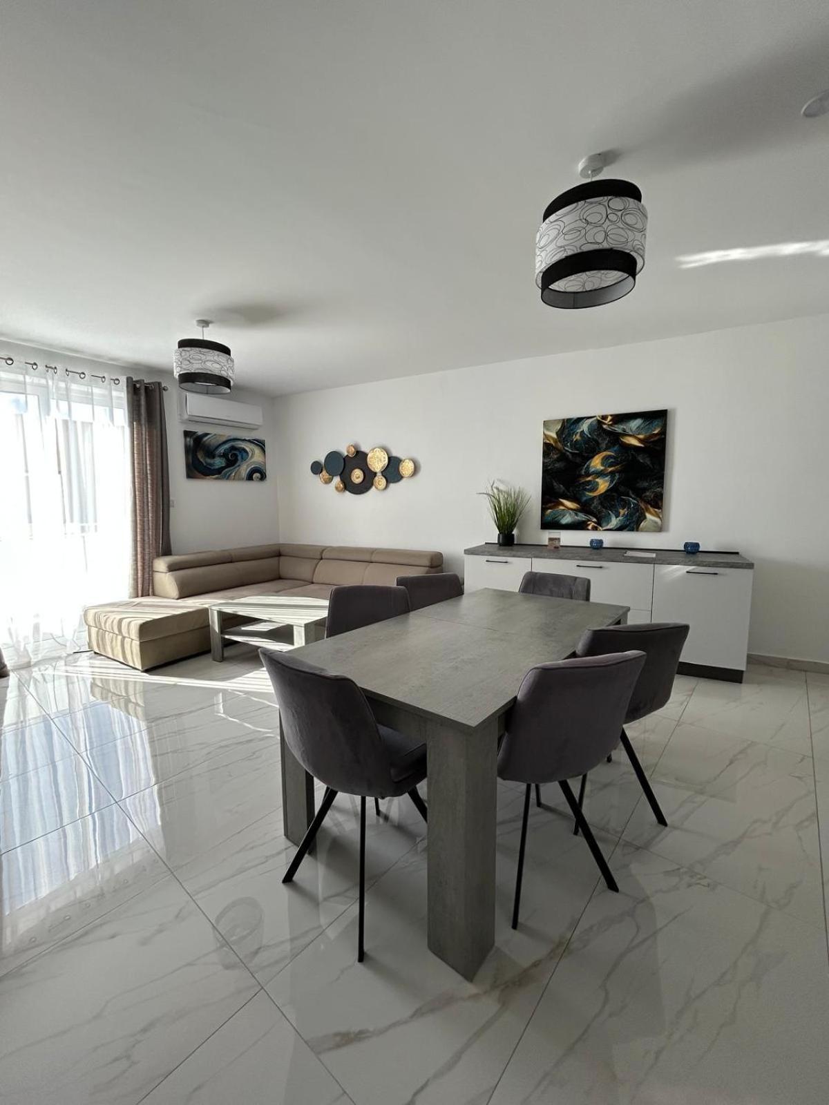 Exceptional 3-Bedroom Apartment, Sliema - Tigne Point! المظهر الخارجي الصورة