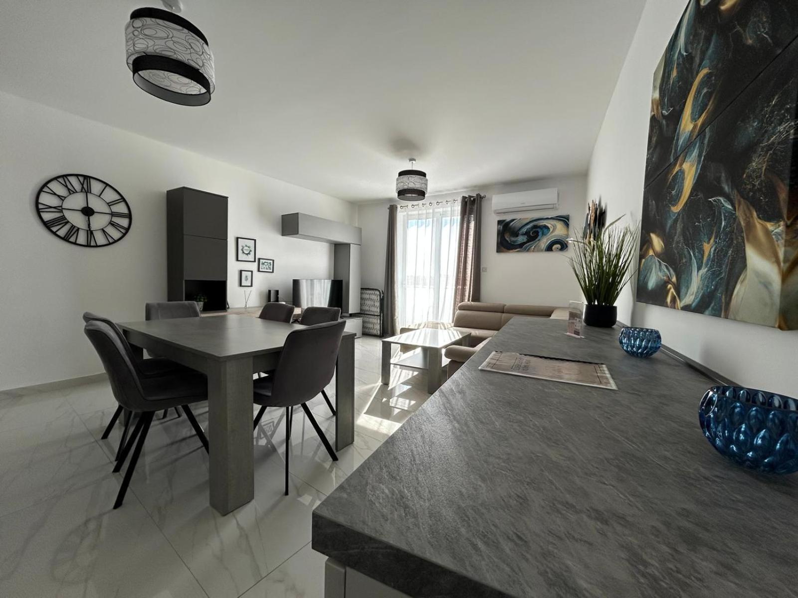 Exceptional 3-Bedroom Apartment, Sliema - Tigne Point! المظهر الخارجي الصورة