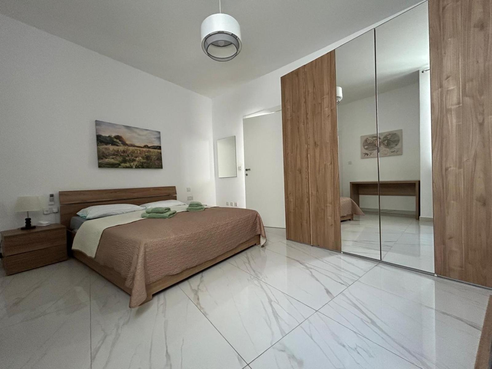 Exceptional 3-Bedroom Apartment, Sliema - Tigne Point! المظهر الخارجي الصورة