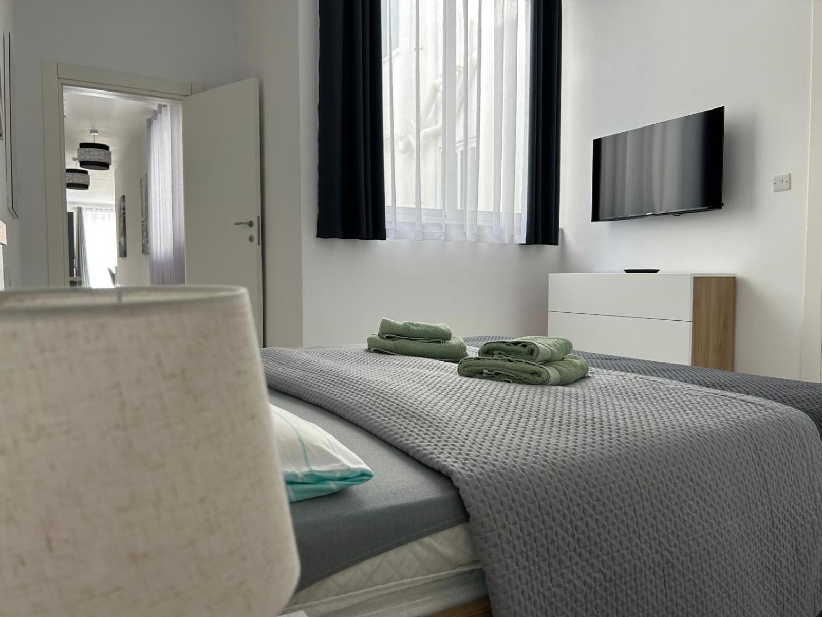 Exceptional 3-Bedroom Apartment, Sliema - Tigne Point! المظهر الخارجي الصورة